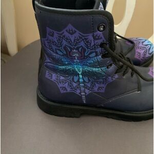 Boots like doc Martens